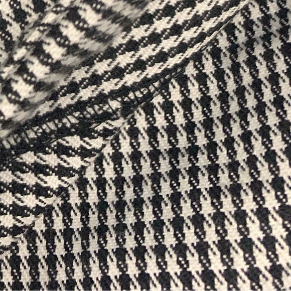 FOREVER 21 Black & White Houndstooth Pattern - Picture 9 of 9
